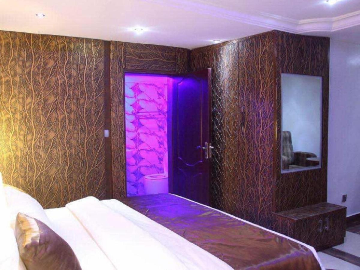 E-Suite Hotel Abuja Buitenkant foto