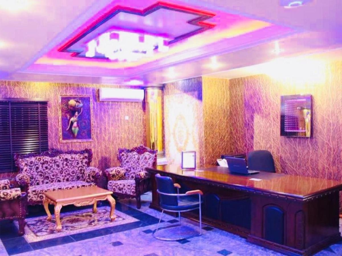 E-Suite Hotel Abuja Buitenkant foto